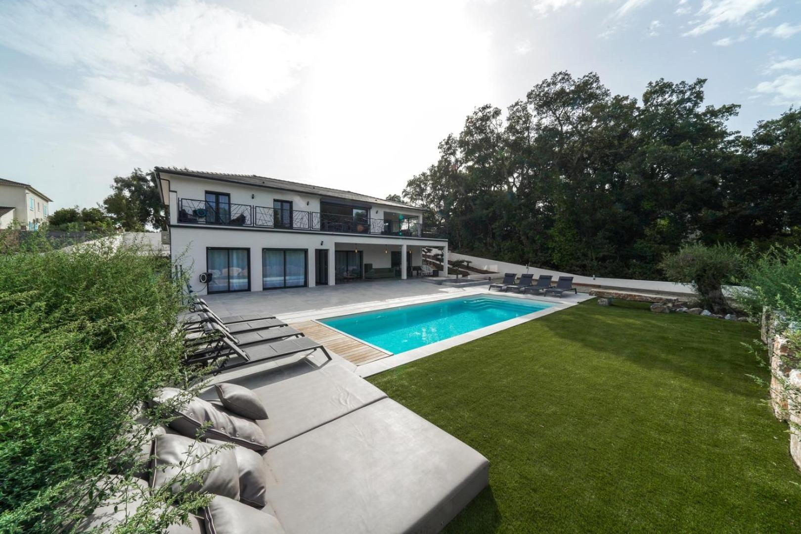 Tres Belle Villa A Ghisonaccia Avec Piscine Chauffee Extérieur photo